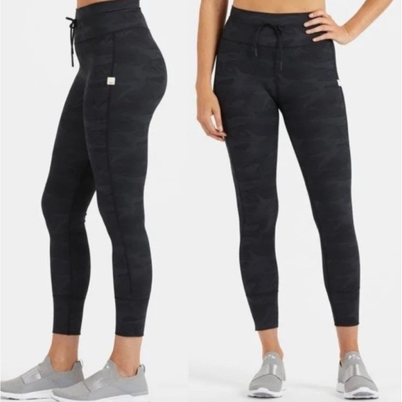 Vuori Pants - Vuori Dark Camouflage Leggings